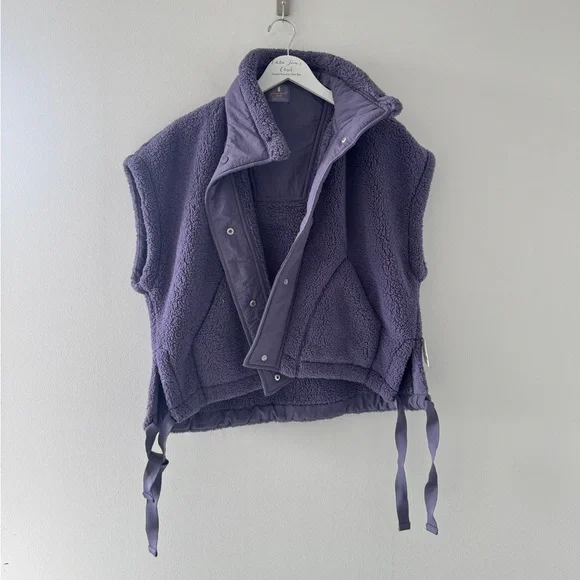 FREE PEOPLE NEW Scout It Out Fleece Vest XS - Picture 4 of 6